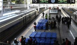 南京快递车厢爆料视频,惊人内幕曝光！