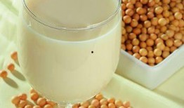 黄豆白芝麻豆浆功效,营养双倍，健康加分