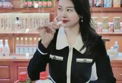 千万网红吃瓜女主