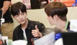 圈内八卦爆料肖战王一博,揭秘娱乐圈的神秘恋情